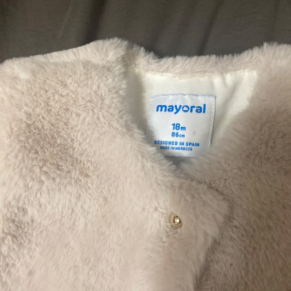 Mayoral faux fur vest size 18 months - Picture 2 of 4